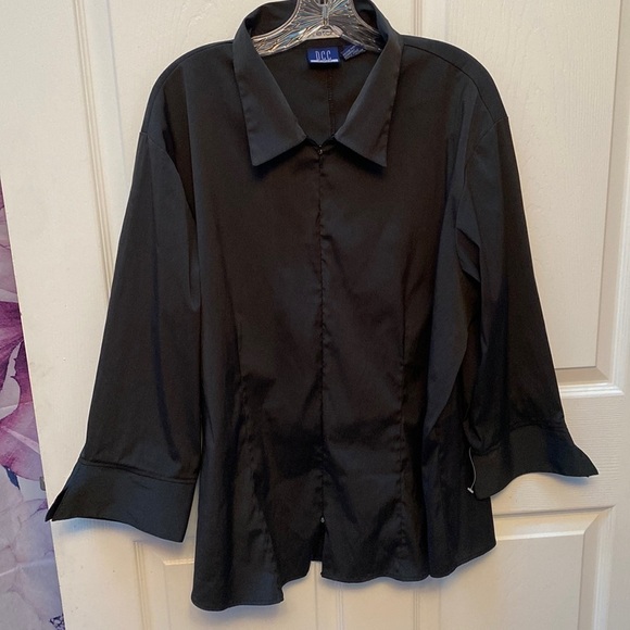 b womens DDC solid black zipper stretch 3/4 sleeve plus size top 1X.  EUC - Picture 1 of 3